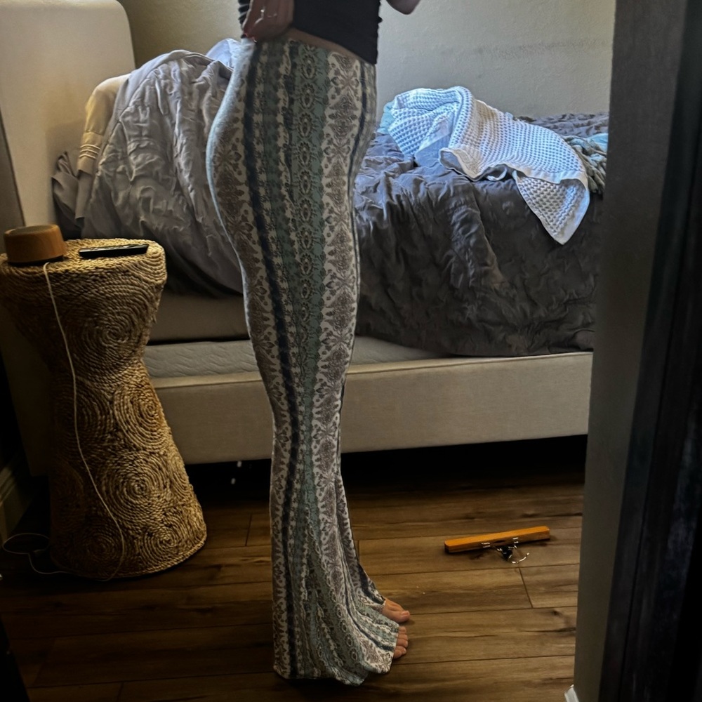 BOHO Patterned Flared Pants - Picture 4 of 4